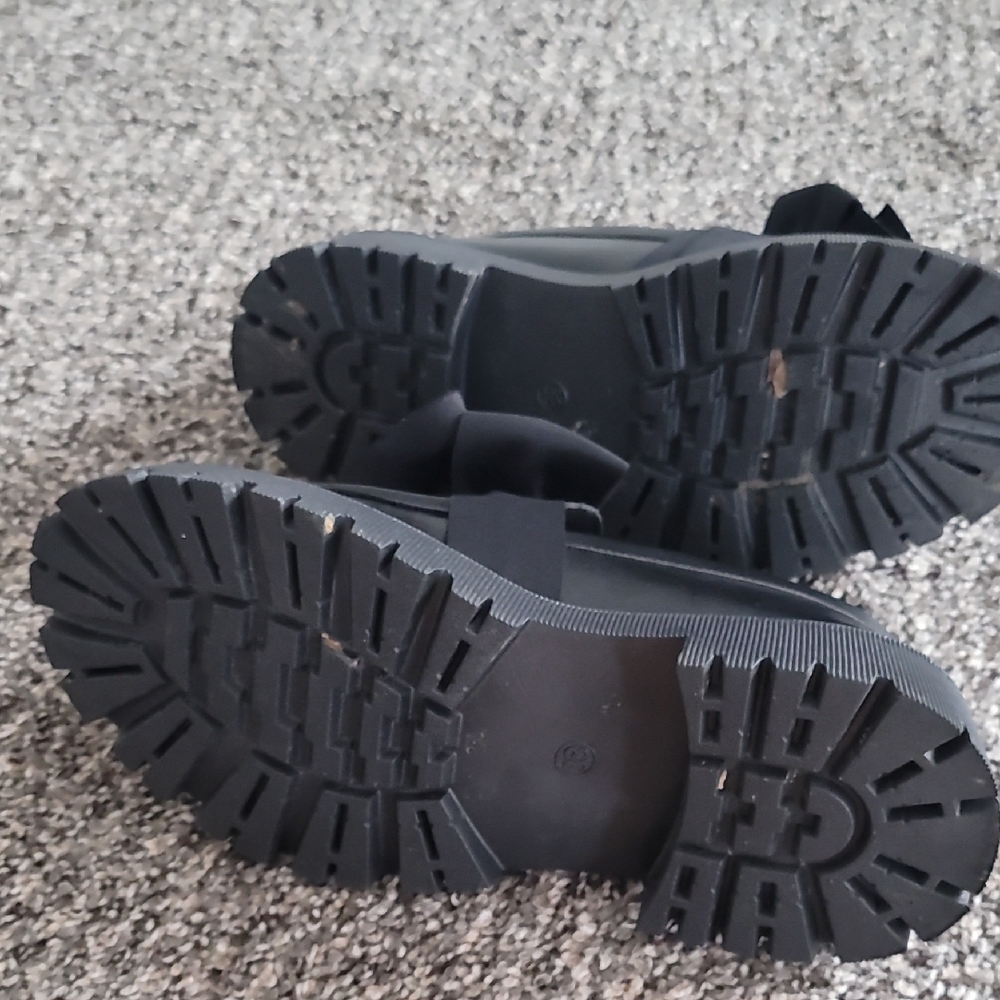 Black Loafers with Bow Detail - Picture 3 of 4